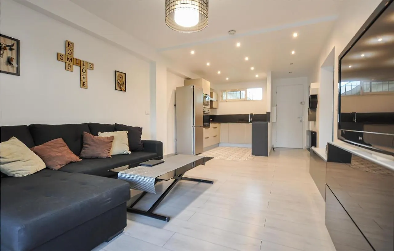 Amazing Apartment In Cannes With Wifi 0*,
